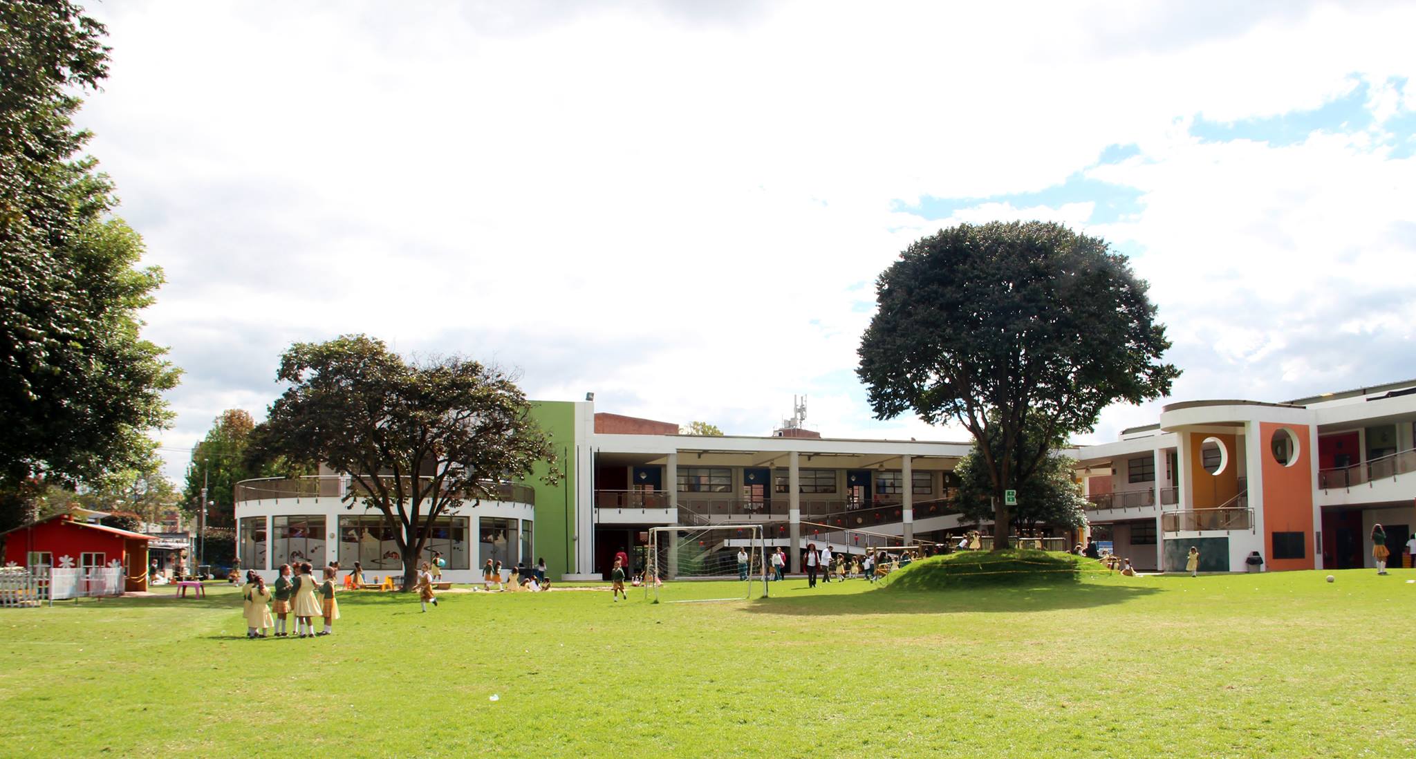 Fachada Colegio Santa Francisca Romana