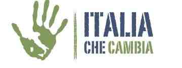 Logo for Italia Che Cambia, Partner for Ashoka Italy (Italia); Green hand to the left; then a green vertical line. On right side of vertical line, word Italia in capitals and dark blue; below it in smaller capitals "Che" in blue and "Cambia" in green