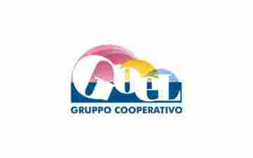 Logo for GOEL gruppo cooperativo, Partner Ashoka Italy (Italia); GOEL in white letters amidst pink orange and light blue bubbles with a dark blue horizon; underneath: Gruppo Cooperativo in dark blue