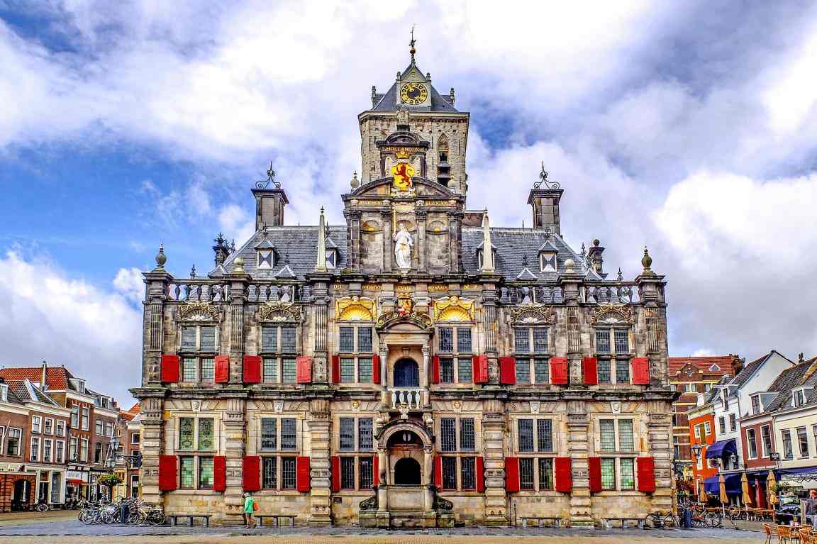 Delft-town-hall