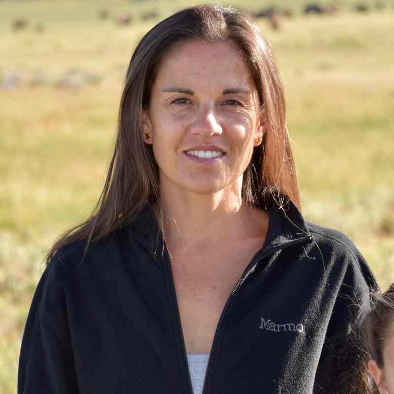 Constanza Courdurier Ashoka staff. Mujer pelo castaño con enfoque de cabeza a medio cuerpo.