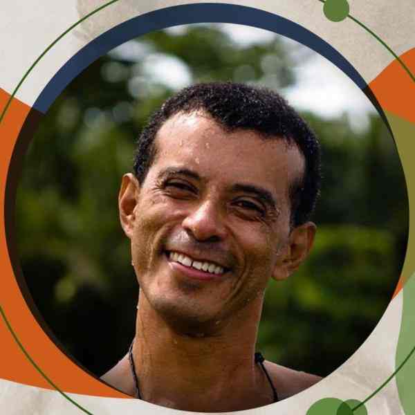 Headshot of Roberval Tavares