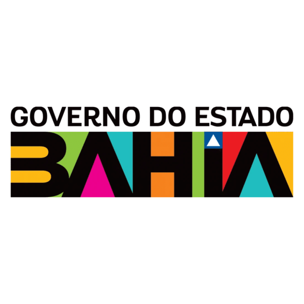 Logo do Governo do Estado da Bahia. Em preto, lê-se "GOVERNO DO ESTADO". Abaixo, em destaque, lê-se "BAHIA", em preto, com os espaços preenchidos em diversas cores. O pingo da letra i é um triângulo, remetendo à bandeira do estado