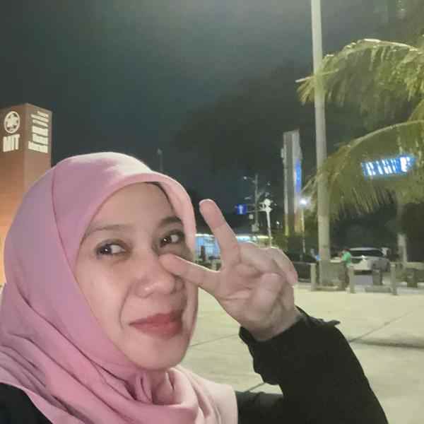 Photo of Laili Khairnur