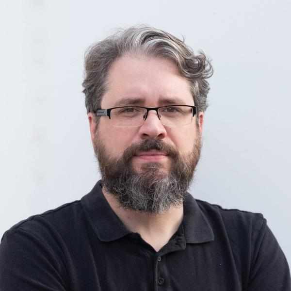 Eliot Higgins Headshot 