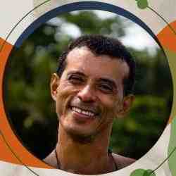 Headshot of Roberval Tavares