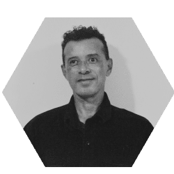 Headshot of Roberval Tavares