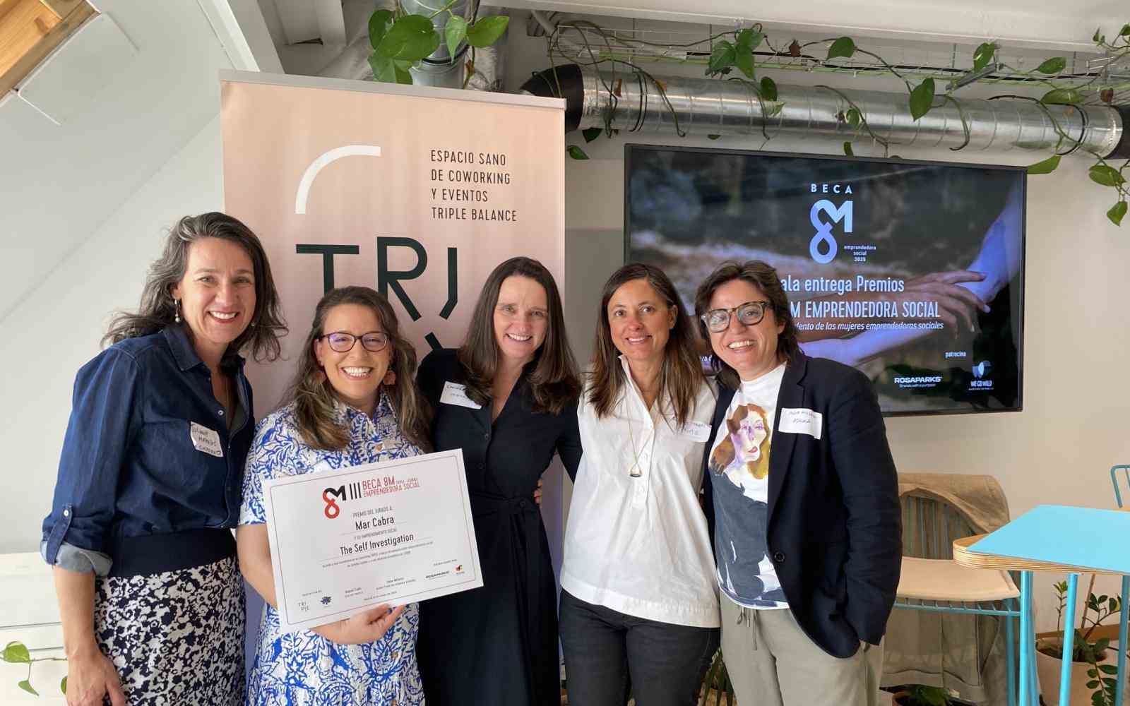 Mar Cabra recibe premio