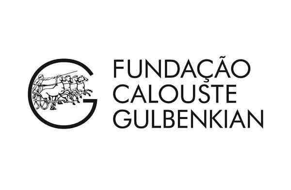 Logo of Fundação Calouste Gulbenkian, Partner of Ashoka Portugal; to the Left a giant letter G with a chariot / horses in the middle of the G. To the left, the words, which are stacked on top of each other: Fundação Calouste Gulbenkian; all in black