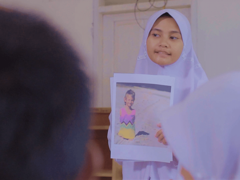 Ila Mari Mengenal Dunia Indonesia