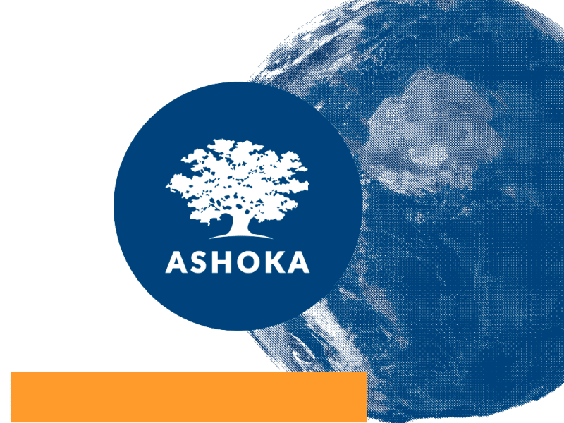 Logo de Ashoka y la imagen de la rierra