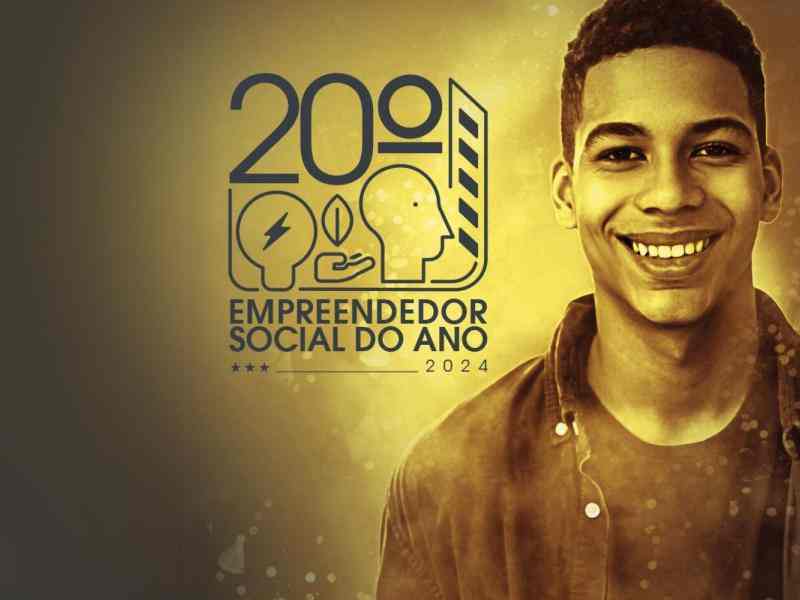 Foto de um garoto negro de cabelos curtos e cacheados ao lado da logo do Prêmio Empreendedor Social do Ano 2024
